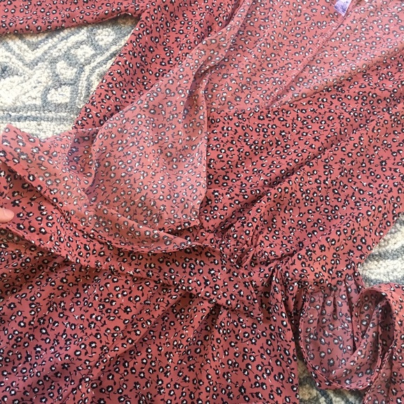 Floral Romper - Picture 4 of 5